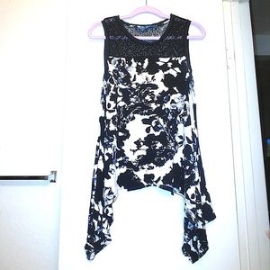 Simply Vera by Vera Wang, Size M/L, Black, White and Blue Floral top